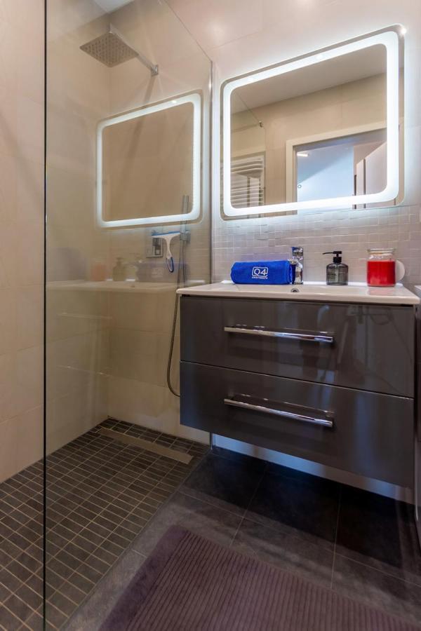 Apartament Betty Q4Apartments กดัญสก์ ภายนอก รูปภาพ